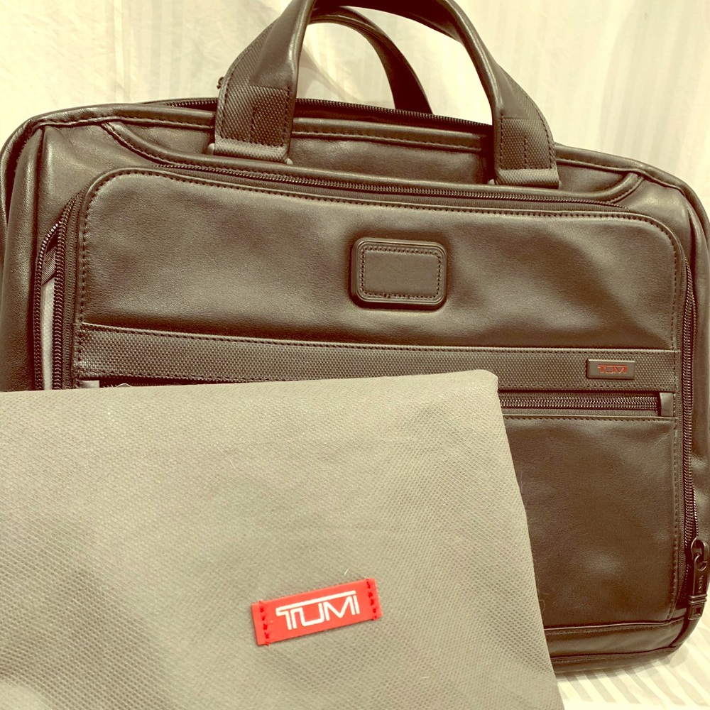 Tumi Alpha 2 Organizer Briefcase in Black Leather